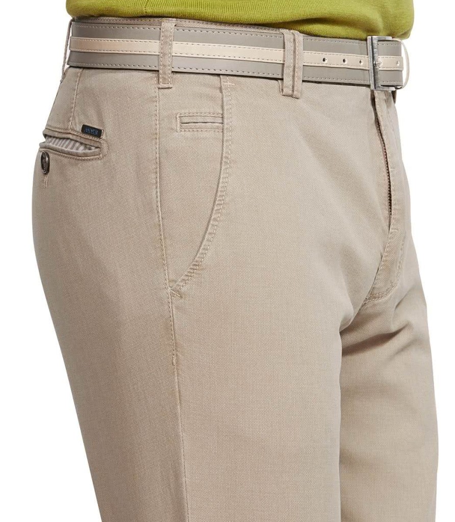 pantalones beige hombre